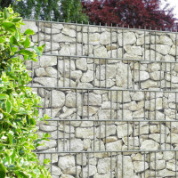 Bedruckte Sichtschutzstreifen für Gittermattenzaun, Motiv Sandstein Toscana am Zaun Beispiel